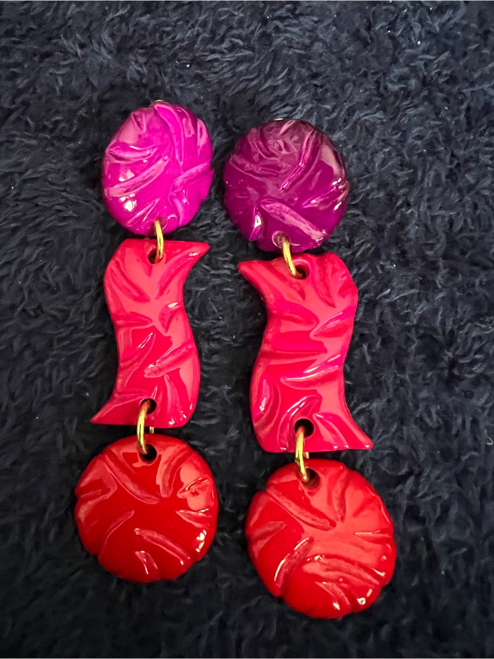 Bold Triple-Drop Resin Earrings in Fuchsia, Magenta & Red 70s